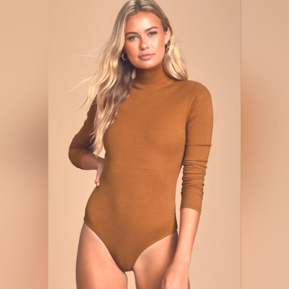 LULU'S RIBBED MOCK NECK BODYSUIT NWT! - Picture 2 of 2